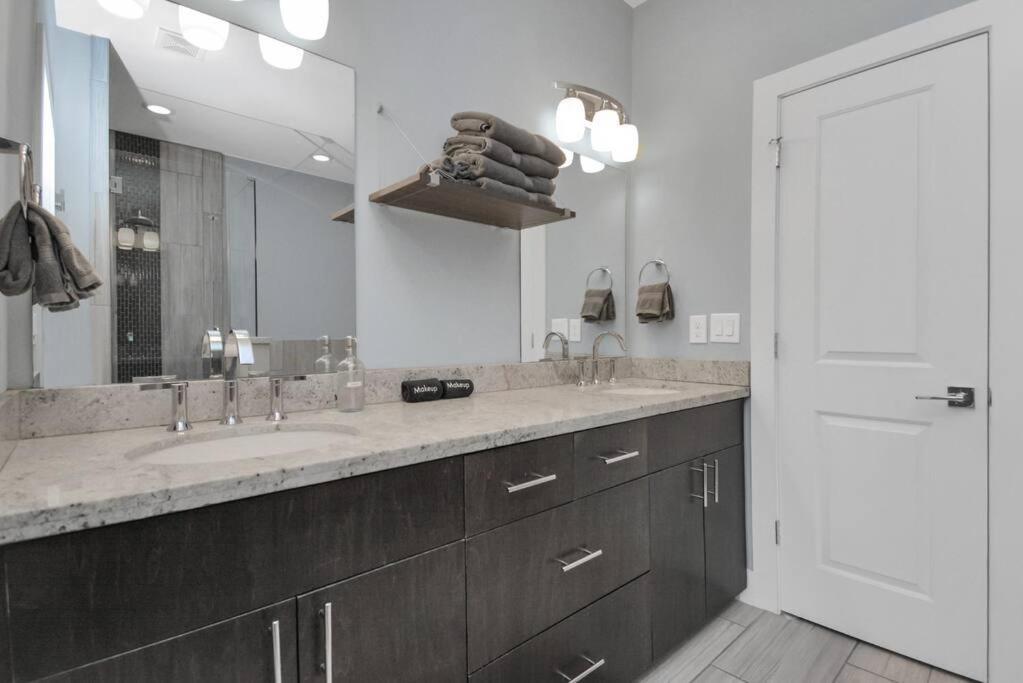 Skyline Views - Sleeps 10 Home Near Downtown Houston Exterior foto
