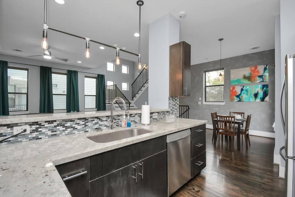 Skyline Views - Sleeps 10 Home Near Downtown Houston Exterior foto