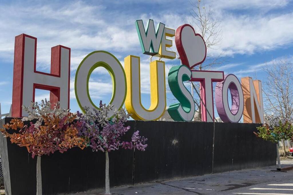 Skyline Views - Sleeps 10 Home Near Downtown Houston Exterior foto