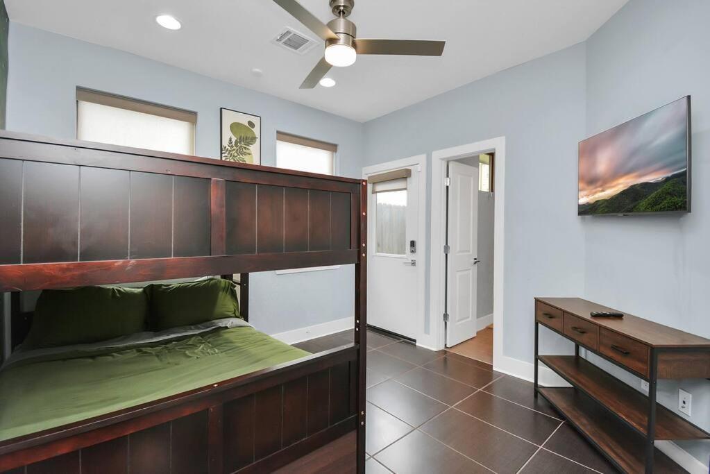 Skyline Views - Sleeps 10 Home Near Downtown Houston Exterior foto